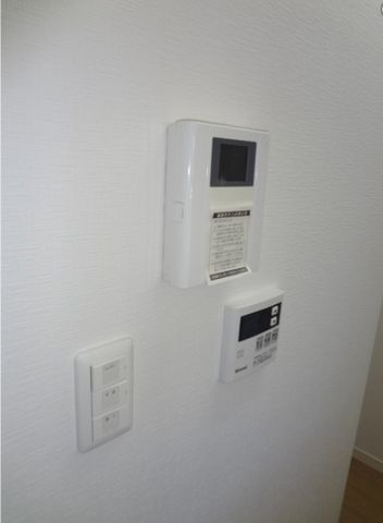 �y���̑��ݔ��z�@TV���j�^�[�z��