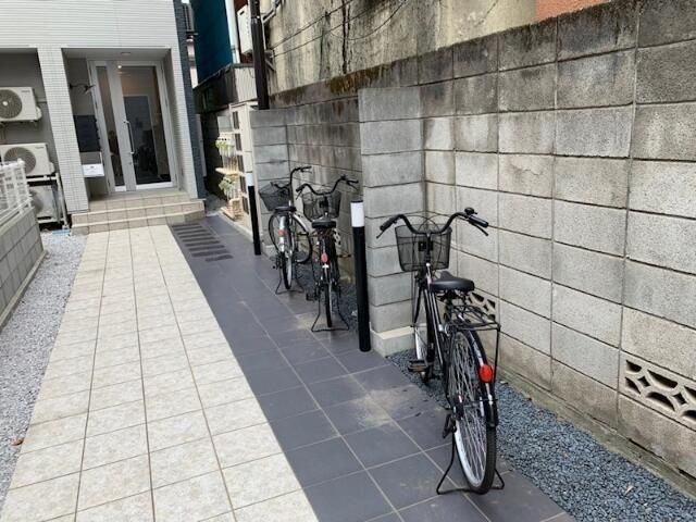 �y�G���g�����X�z�@