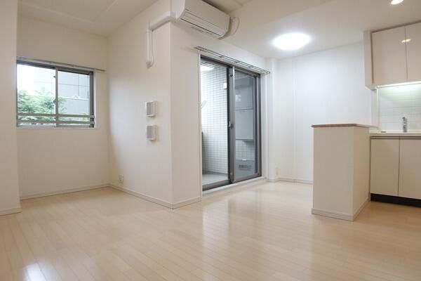 �y���ԁE���r���O�z�@