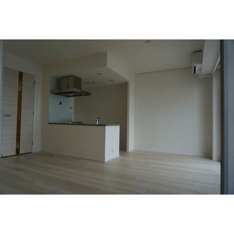 �y�����E���r���O�z�@