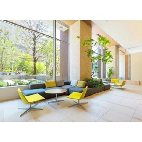 �y�G���g�����X�z�@