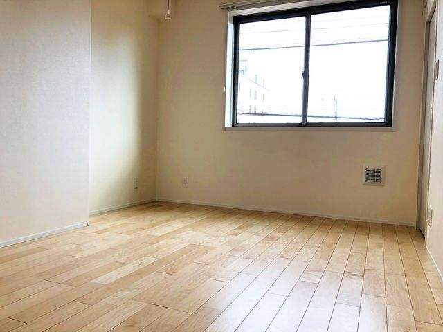 �y���ԁE���r���O�z�@����