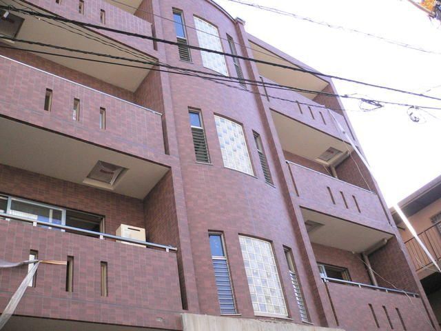 �y�G���g�����X�z�@