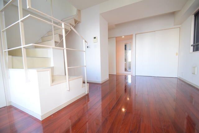 �y���ԁE���r���O�z�@