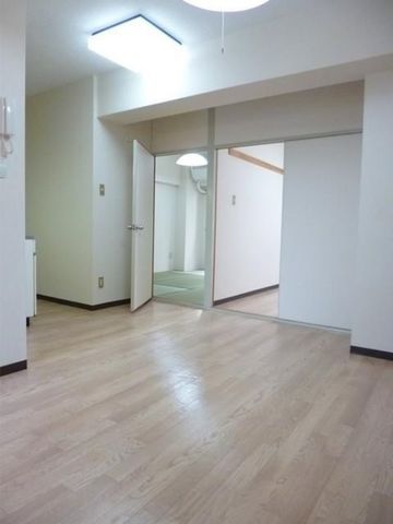 �y���ԁE���r���O�z�@����