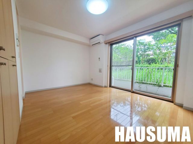 �y���ԁE���r���O�z�@