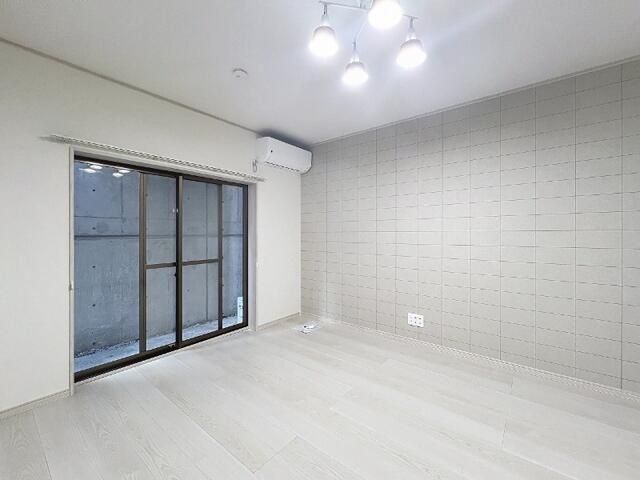 �y���ԁE���r���O�z�@