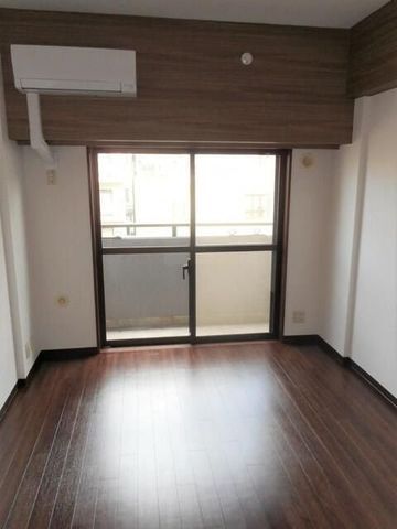 �y���ԁE���r���O�z�@