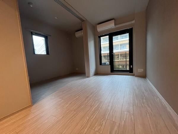 �y���ԁE���r���O�z�@