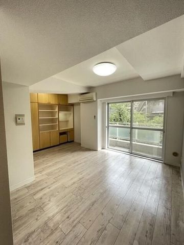 �y���ԁE���r���O�z�@