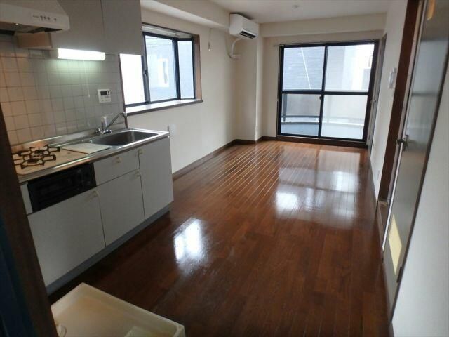 �y���ԁE���r���O�z�@