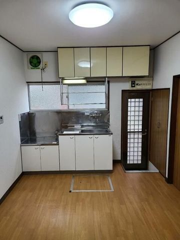 �y�L�b�`���z�@