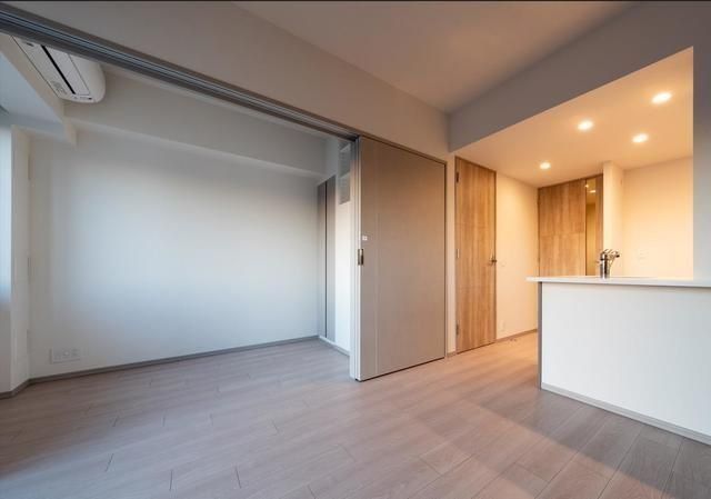 �y���ԁE���r���O�z�@