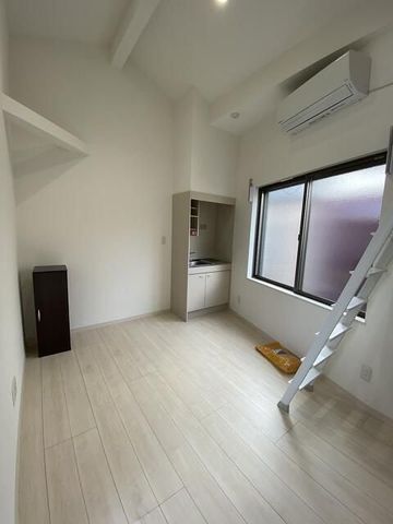 �y���ԁE���r���O�z�@