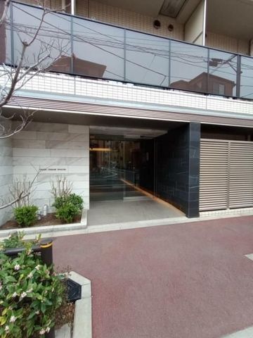 �y�G���g�����X�z�@