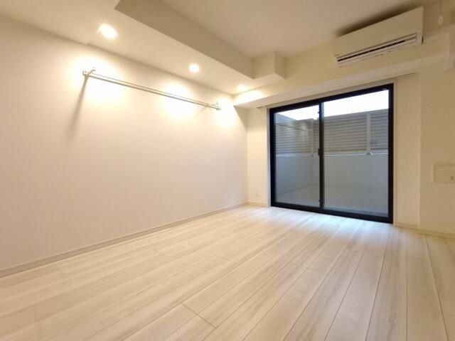 �y���ԁE���r���O�z�@