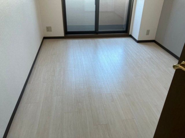 �y���ԁE���r���O�z�@