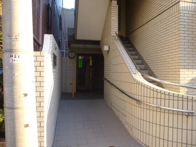 �y�G���g�����X�z�@