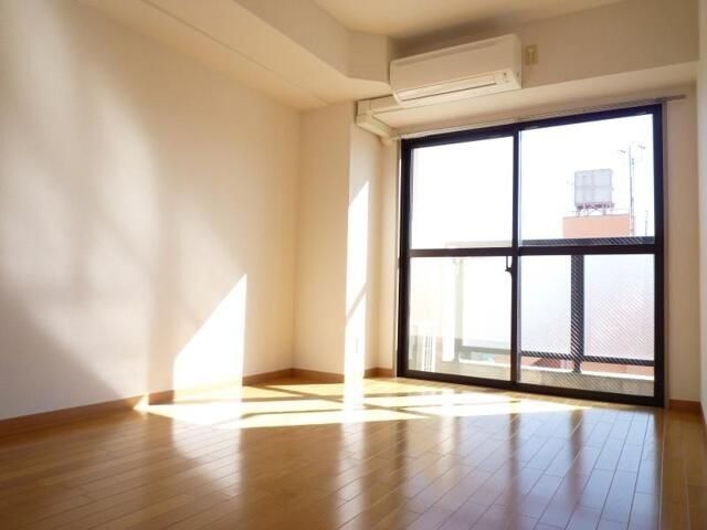 �y���ԁE���r���O�z�@