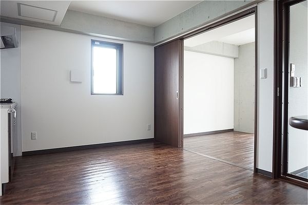 �y���ԁE���r���O�z�@