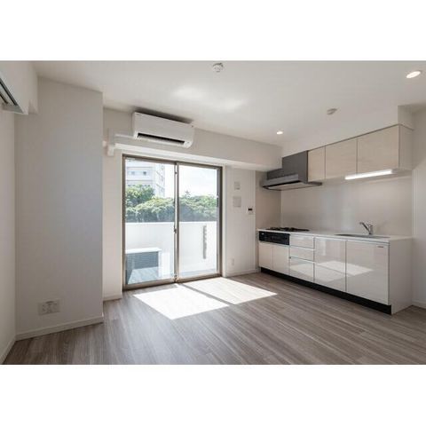 �y���ԁE���r���O�z�@