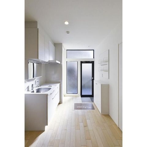 �y���ԁE���r���O�z�@