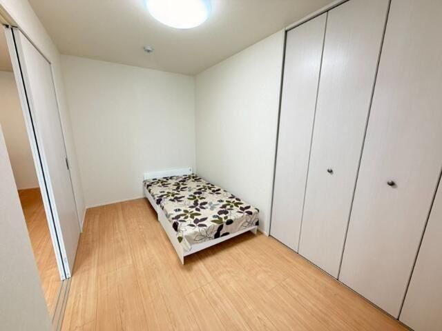 �y�����E���r���O�z�@