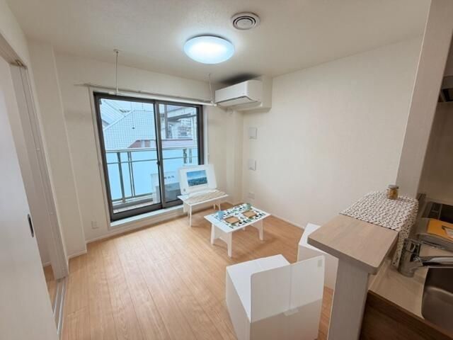 �y���ԁE���r���O�z�@