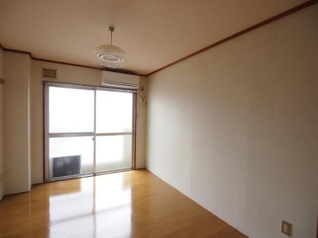 �y���ԁE���r���O�z�@