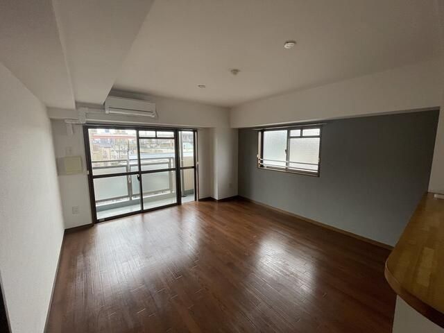 �y���ԁE���r���O�z�@