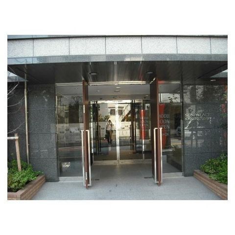 �y�G���g�����X�z�@