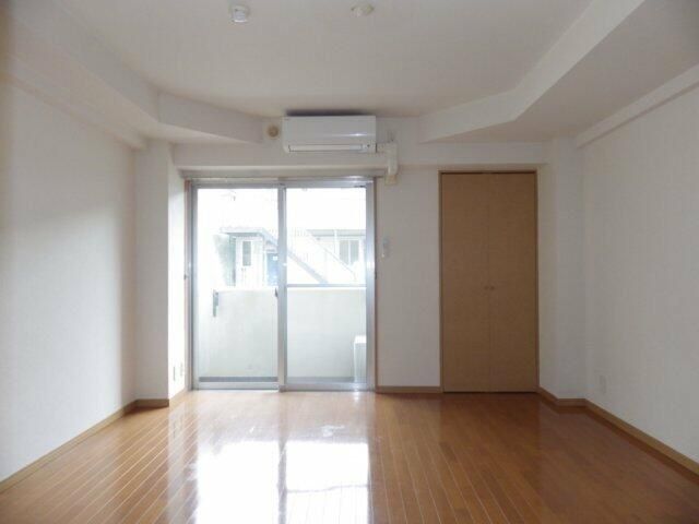 �y���ԁE���r���O�z�@