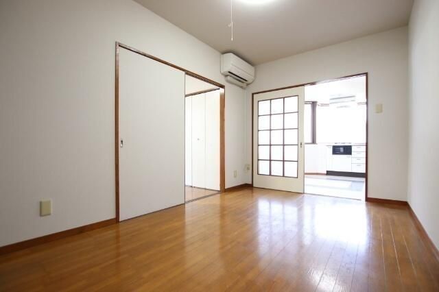 �y���ԁE���r���O�z�@