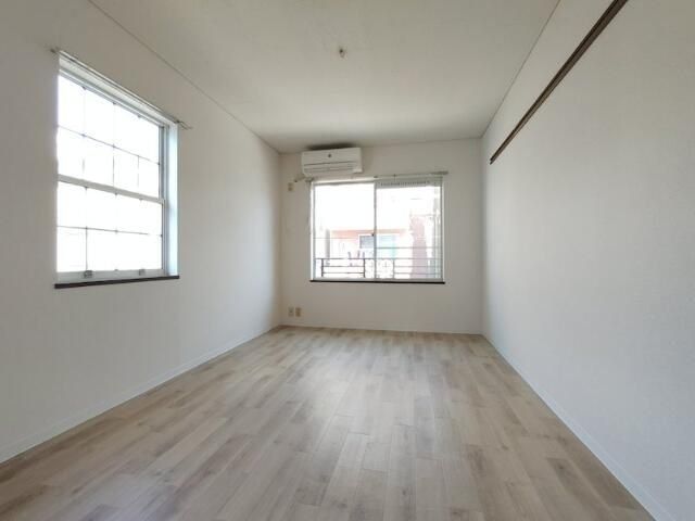 �y���ԁE���r���O�z�@