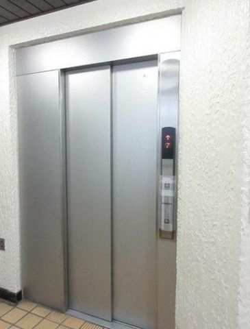 �y���̑��z�@�G���x�[�^�[