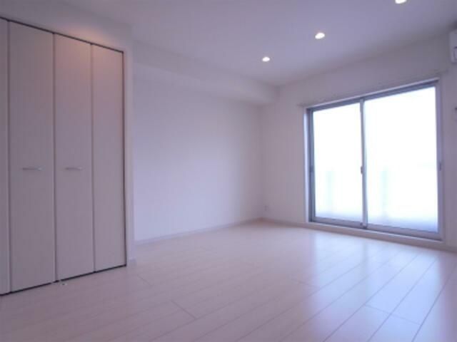 �y���ԁE���r���O�z�@