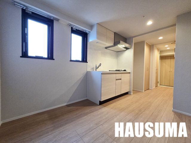 �y���ԁE���r���O�z�@