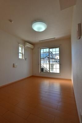 �y���ԁE���r���O�z�@