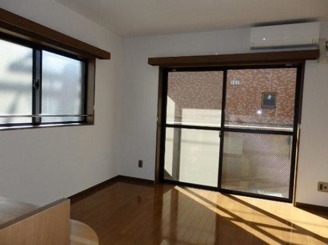 �y���ԁE���r���O�z�@