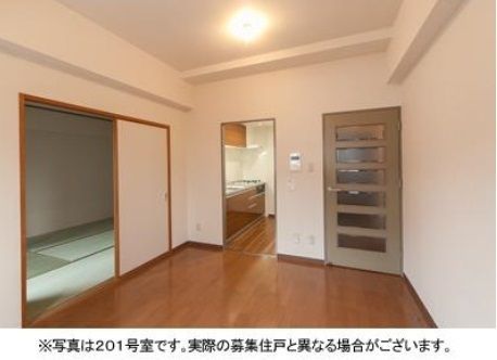 �y���ԁE���r���O�z�@����