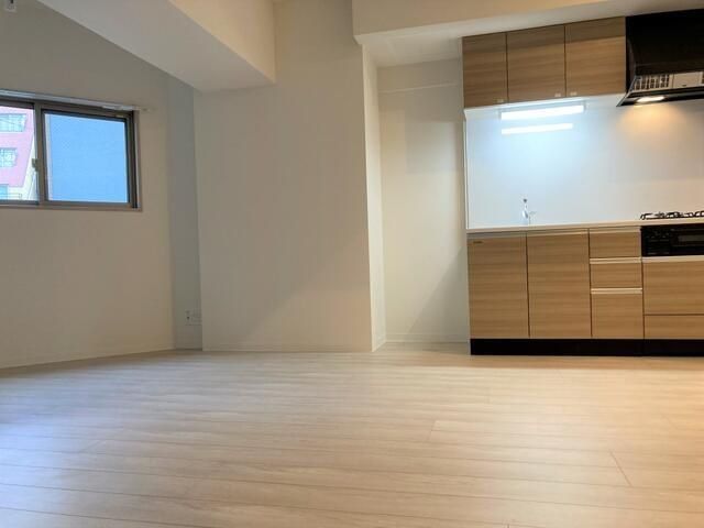 �y���ԁE���r���O�z�@