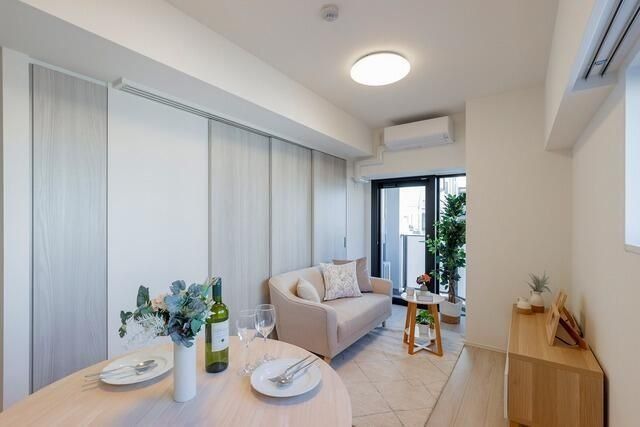 �y�����E���r���O�z�@