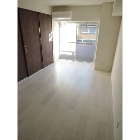 �y���ԁE���r���O�z�@