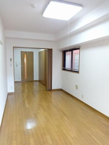 �y���ԁE���r���O�z�@