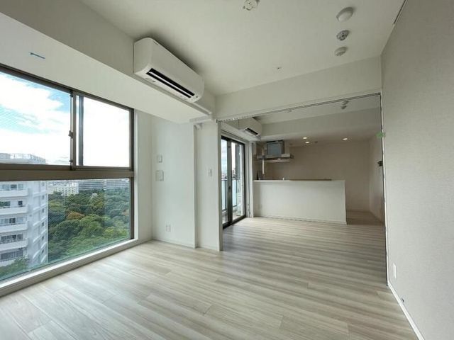 �y���ԁE���r���O�z�@