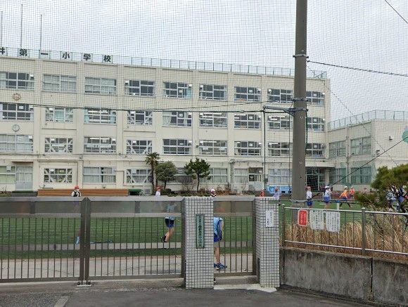 �y���Ӂz�@�����旧���V���ꏬ�w�Z �k��5���B 380m