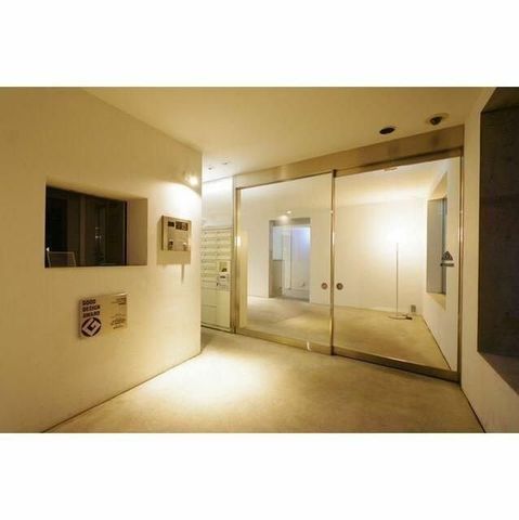 �y�G���g�����X�z�@