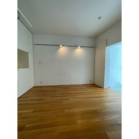 �y���ԁE���r���O�z�@