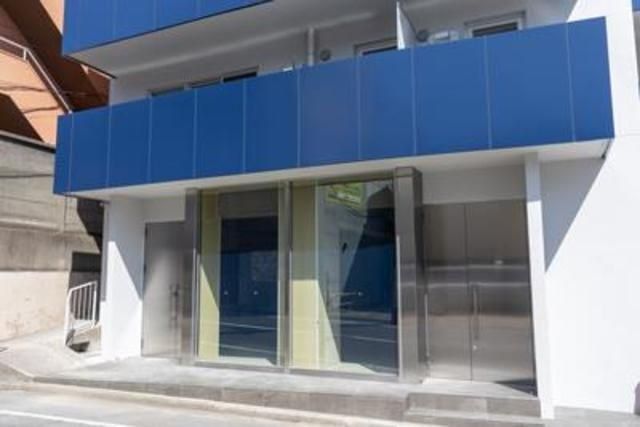 �y�G���g�����X�z�@