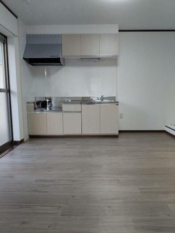 �y�����E���r���O�z�@